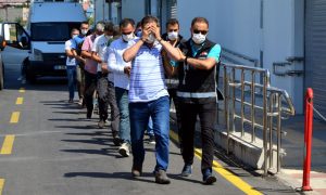 FETÖ den gözaltına alınan 25 şüpheliden biri yüzbaşı çıktı